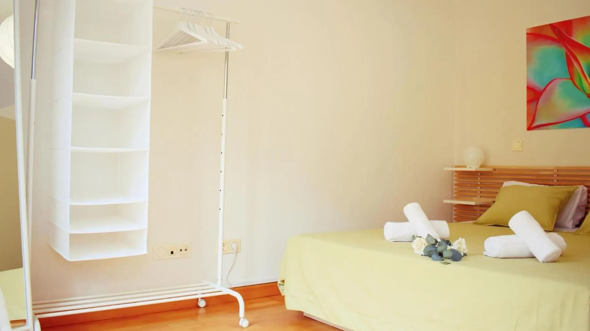 Cozy Apatment Just 10 Mins From The City Centre Málaga 0*,  España