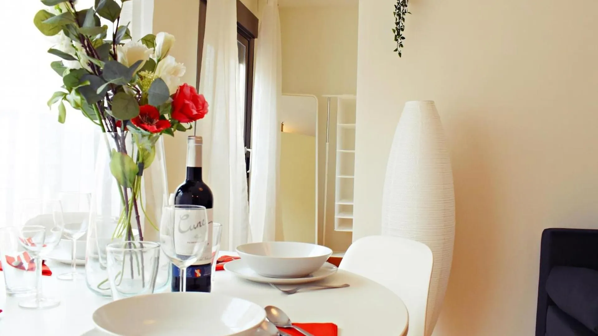 Cozy Apatment Just 10 Mins From The City Centre Malaga Apartament